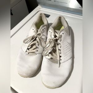 Nike women’s cheer shoes size 8